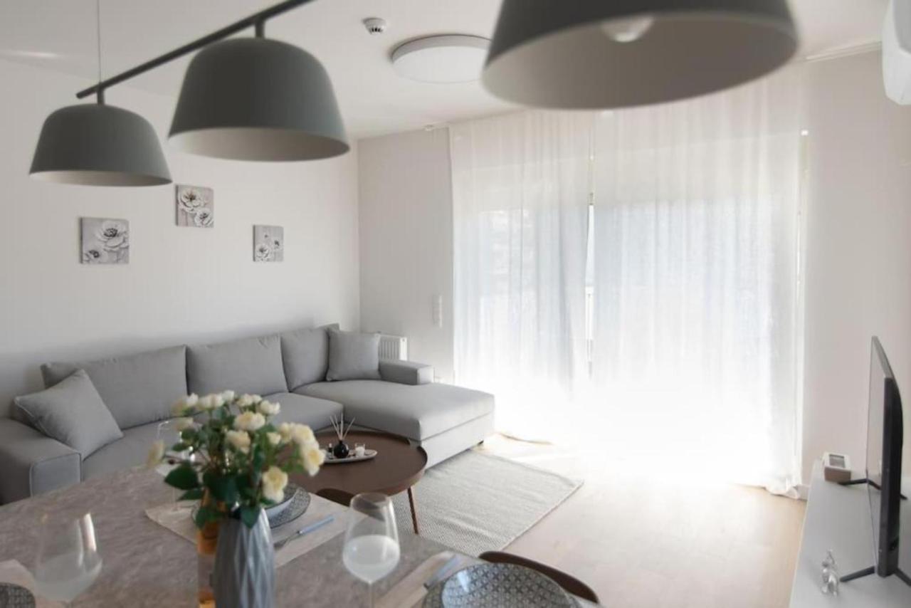 Bright Apartment In The New Building アテネ エクステリア 写真