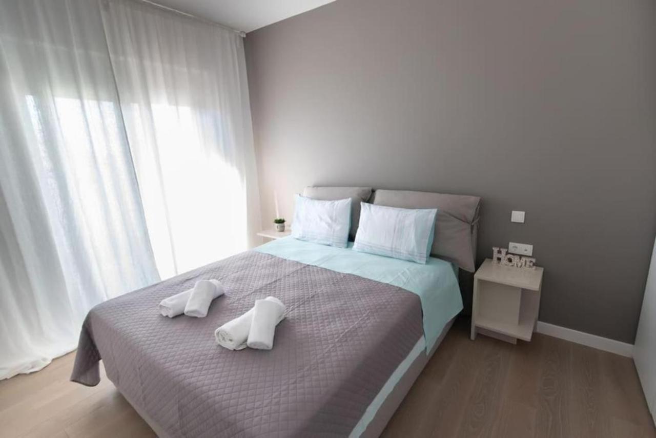 Bright Apartment In The New Building アテネ エクステリア 写真
