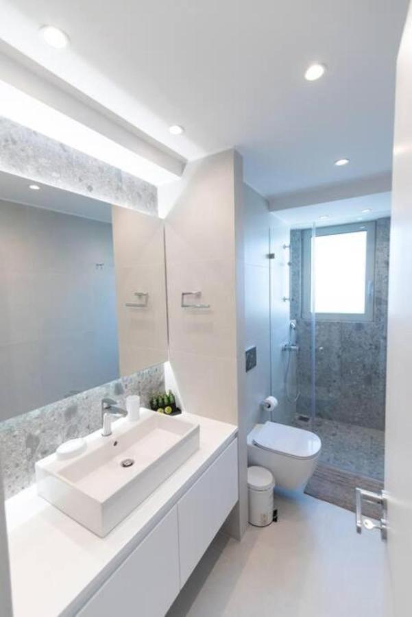 Bright Apartment In The New Building アテネ エクステリア 写真