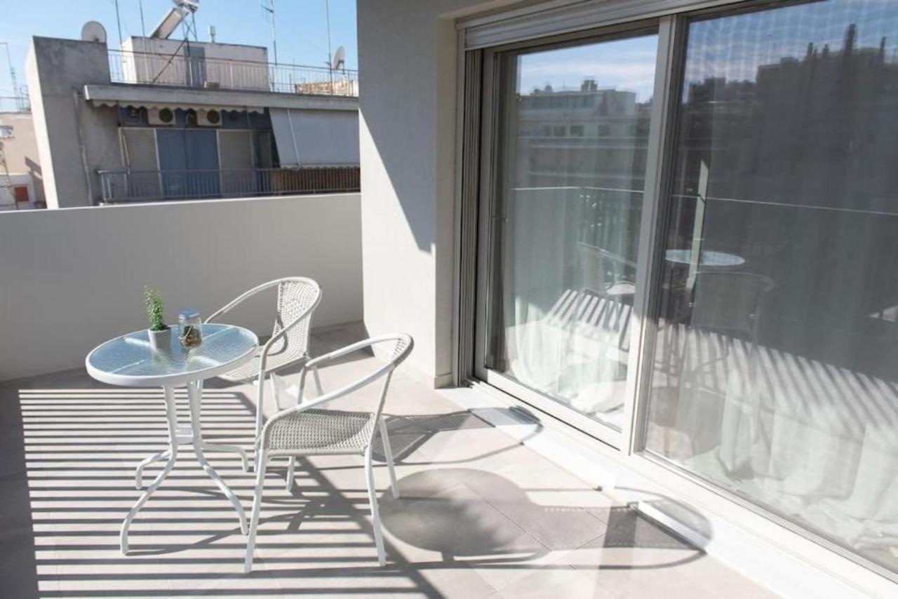 Bright Apartment In The New Building アテネ エクステリア 写真